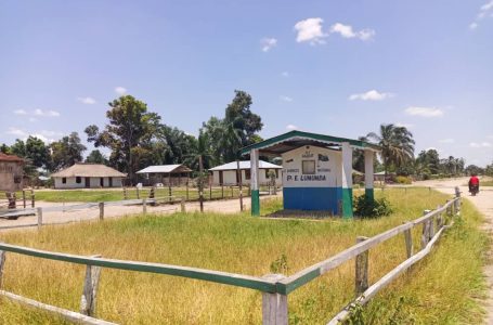 Vivre sans eau ni électricité pas : La dure réalité de Lumumbaville
