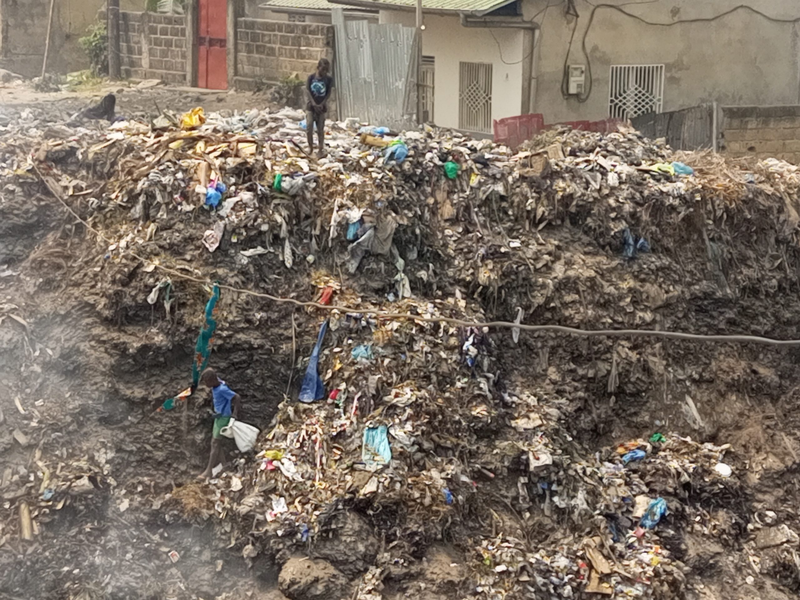 Kinshasa : Des mineurs font le tour des poubelles pour trouver quoi se nourrir