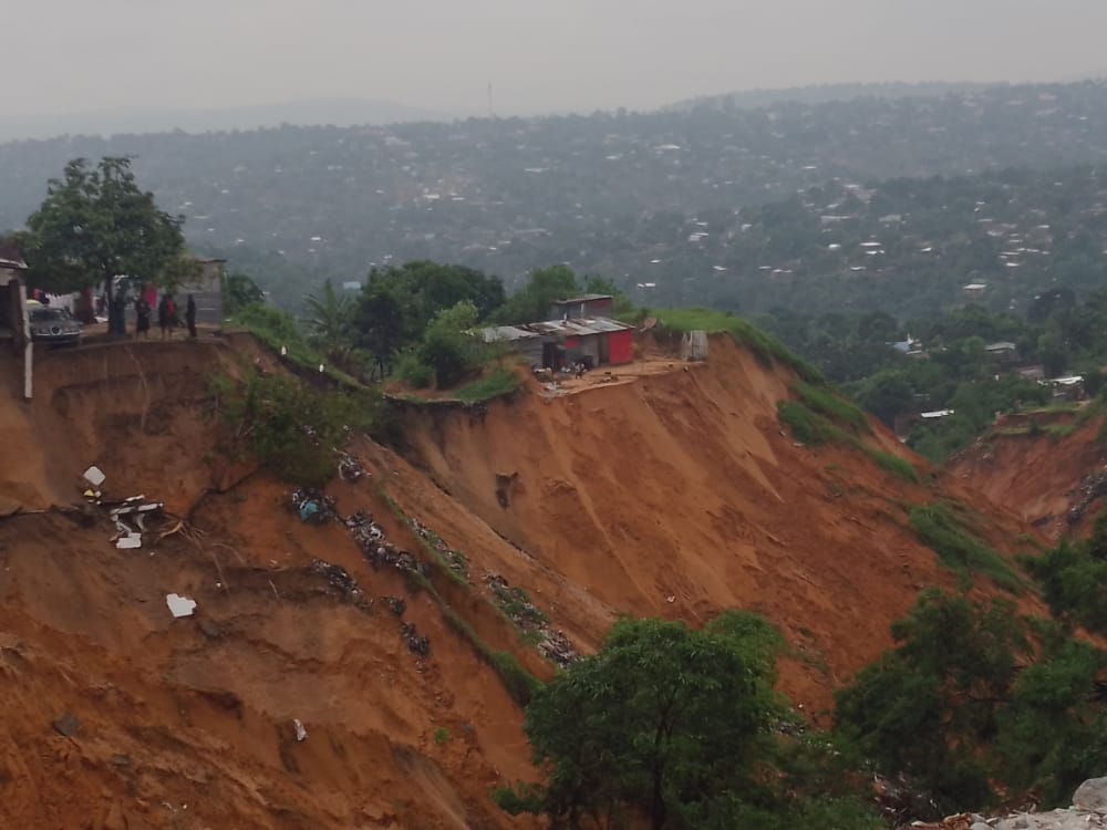 Kinshasa :  Plus ou moins 5 personnes emportées par les eaux de pluie à la cité Pumbu